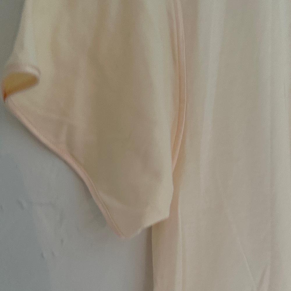 Hanro of Switzerland Cream nightgown with silk Button-Front details size Small - Picture 7 of 9